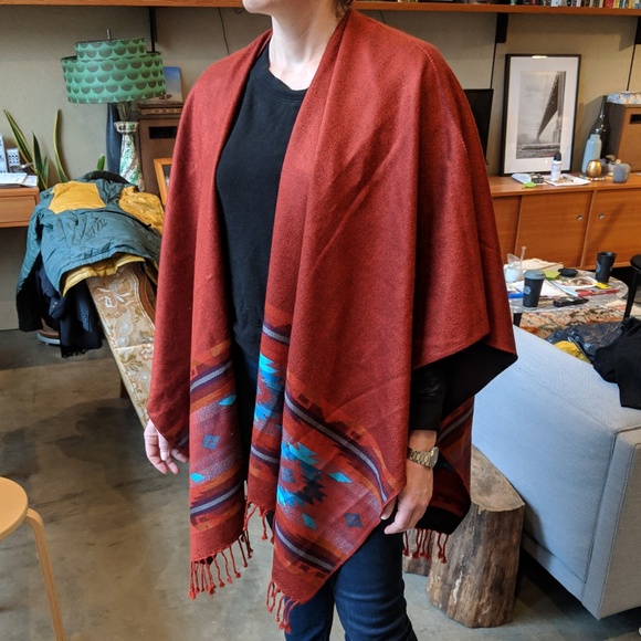 Ecuadorian Alpaca Shawl - Picture 6 of 8